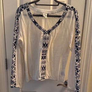 Anthropologie Akemi + Kin Embroidered Boho Top Size Medium